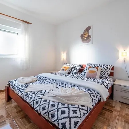 Apartment Stunning In With Kitchen *