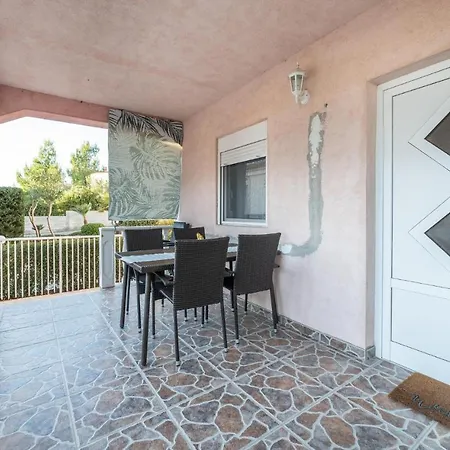 Stunning In With Kitchen *