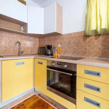 Stunning In With Kitchen Apartment